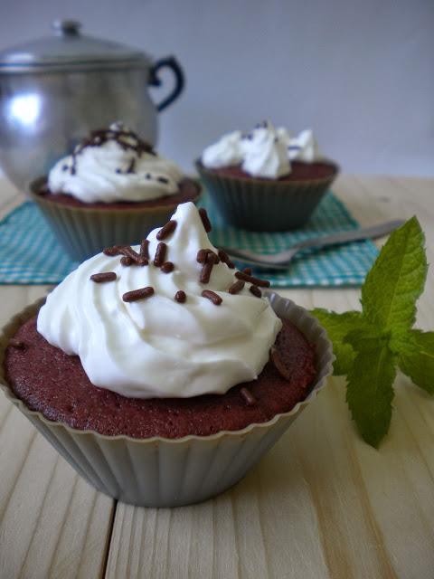 Red velvet mini cakes
