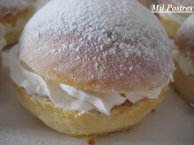 Bollos aromatizados con naranja y rellenos de nata, buenísimos