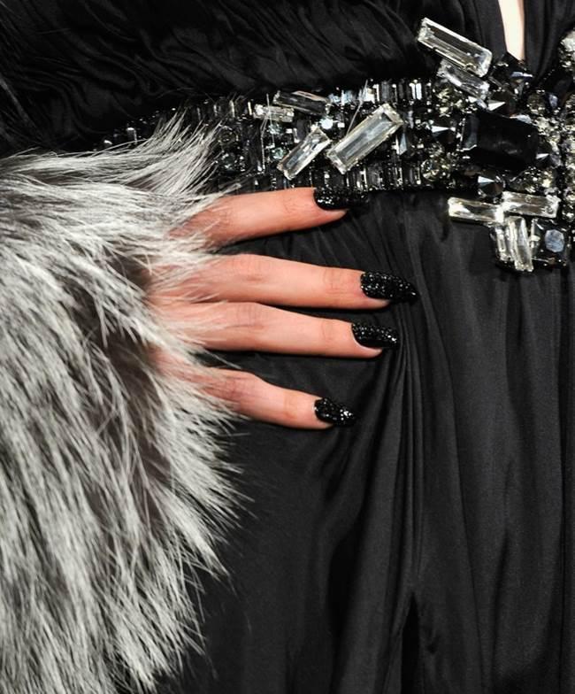 Black-Pool-de-Vinylux-CND-2