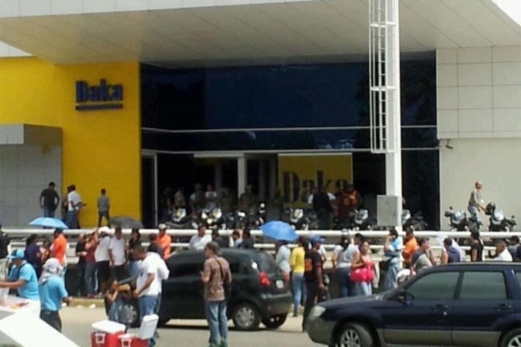 Maduro ordena saqueos en tiendas Daka en Venezuela