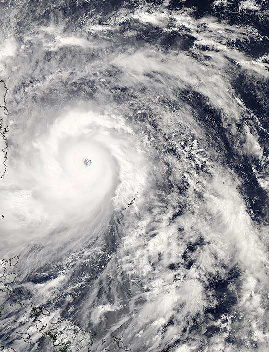 NASA: Imagen satélite del tifón Haiyan