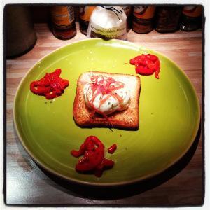 TOSTADAS DE ŒUFS POCHÉS AL QUESO CON PIMIENTO Y JAMÓN SERRANO. IMG_6063