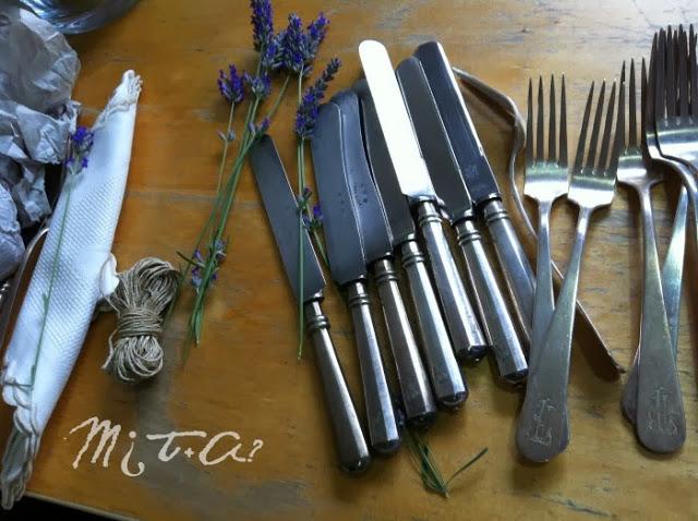 A poner la mesa: cubiertos de la abuela