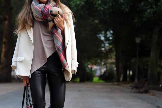 S H E ´S W A L K I N G...