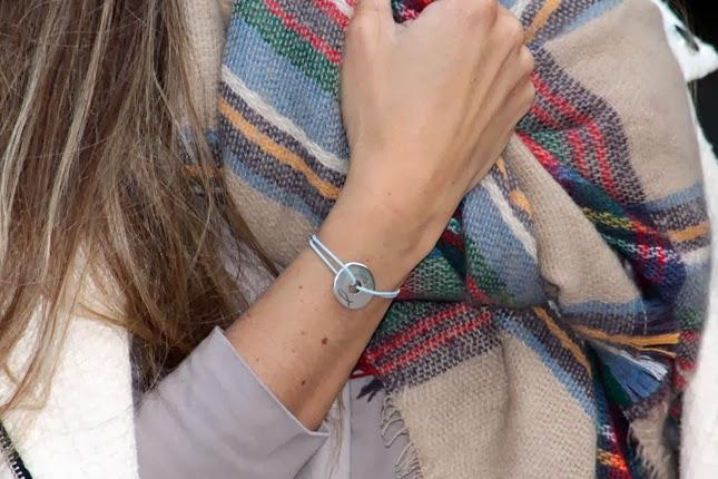 S H E ´S W A L K I N G...