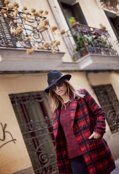 street style barbara crespo plaid coat front row shop menbur shoes outfit fashion blogger