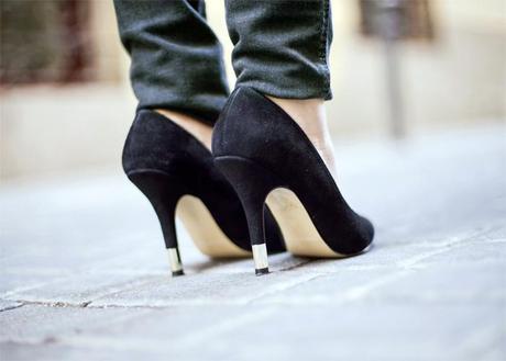 street style barbara crespo plaid coat front row shop menbur shoes outfit fashion blogger