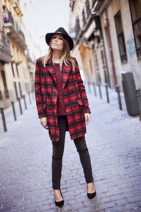 street style barbara crespo plaid coat front row shop menbur shoes outfit fashion blogger