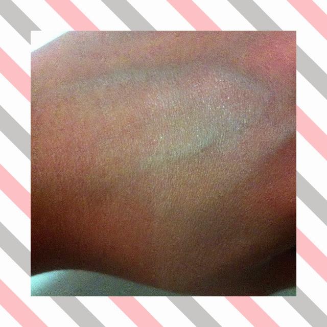 Select sheer/loose powder en el tono NC20 de M.A.C.