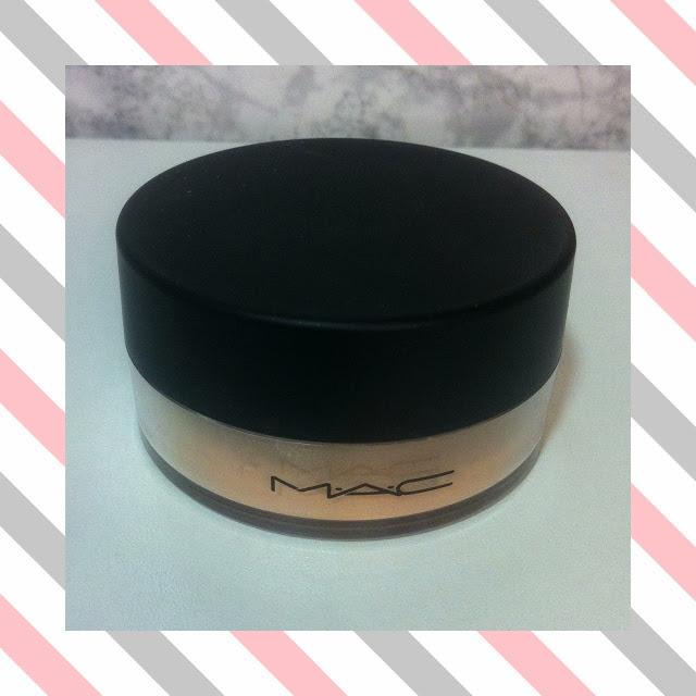 Select sheer/loose powder en el tono NC20 de M.A.C.