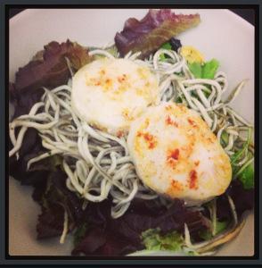 Receta: Ensalada templada de gulas y merluza photo