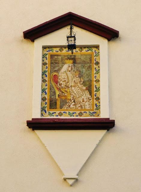 La Virgen de los Reyes de la Calle Rastro.