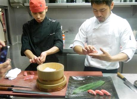 Nomo Market te trae la aútentica comida japonesa a domicilio preparar sushi japones