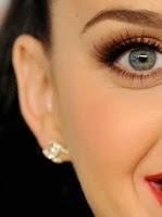 Katy Perry triunfó en los EMA Awards vestida por la española María Escoté