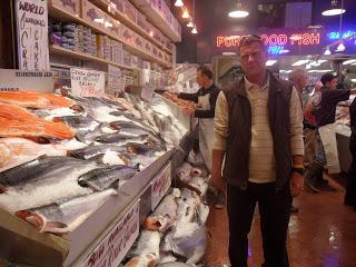 Los salmones voladores en Pike Market. Seattle.