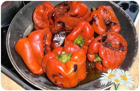 Tostamos la otra parte del pimiento asado.