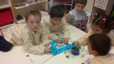 TALLER DE EXPERIMENTACIÓN: TEÑIMOS FLORES