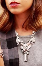 ¡Estilos y colores! Conoce otra forma más sofisticada de llevar un fular. prendas-combinación-look-fular-onegoshop-eshopper