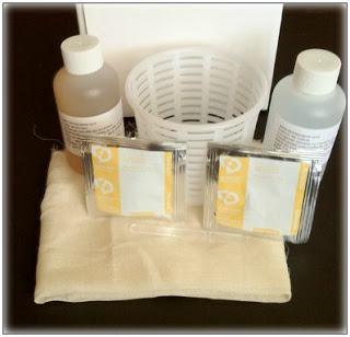 MILHOJAS DE QUESO FRESCO Y TOMATE