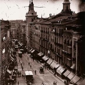 Calle Montera, con la Iglesia de San Luis, Madrid