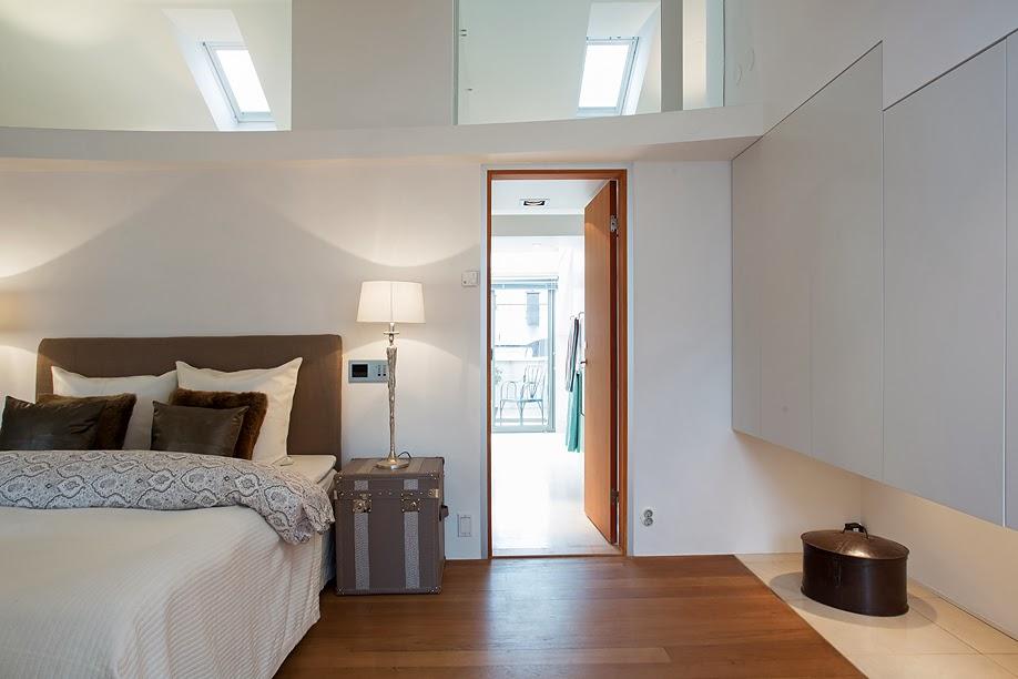 Con un marco contemporáneo