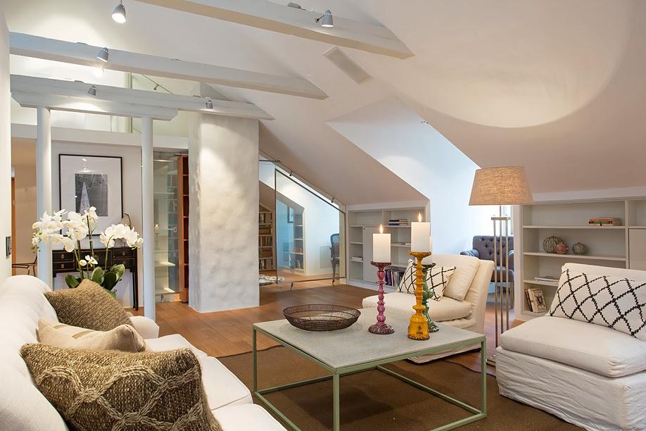 Con un marco contemporáneo