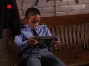 MovieChilds Play 3 1991 02 300x225 Cables