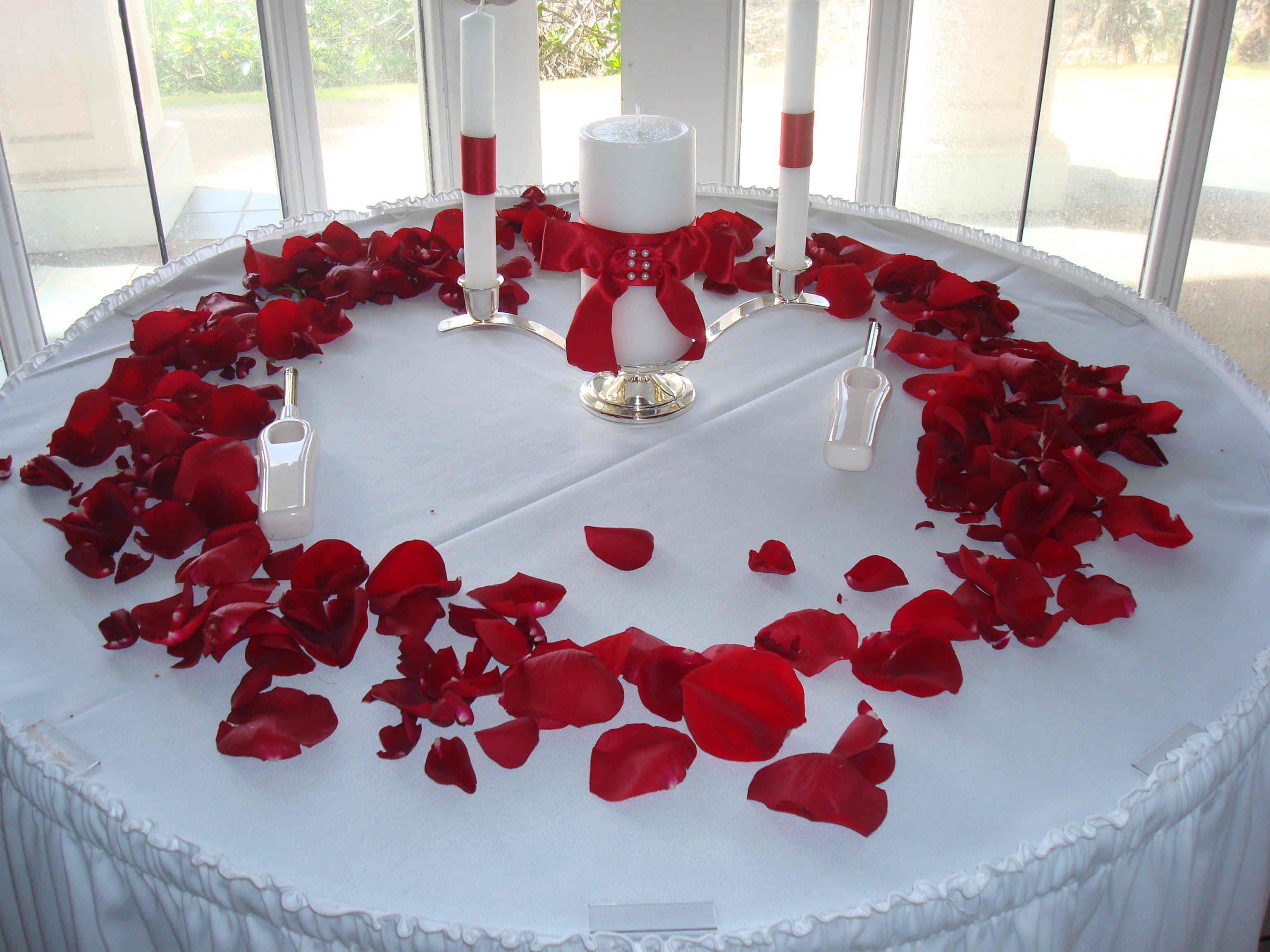 Pétalos de rosas para bodas: Elegancia en tu boda