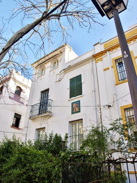 Santa Teresa de Jesús, en la Calle Montevideo.