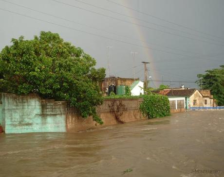 arcoiris-y-rio-inundado
