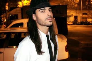 ENTREVISTA: FRANS KUSPI (CANTANTE-CANTAUTOR)