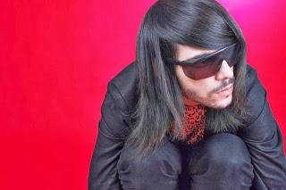 ENTREVISTA: FRANS KUSPI (CANTANTE-CANTAUTOR)