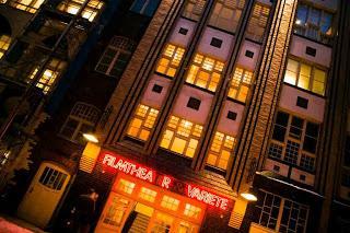 Neons, Berlín, Alemania