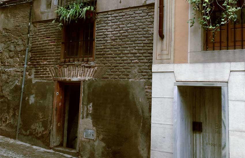 Portada de los Baños del Angel en Toledo