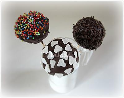 CAKE POPS