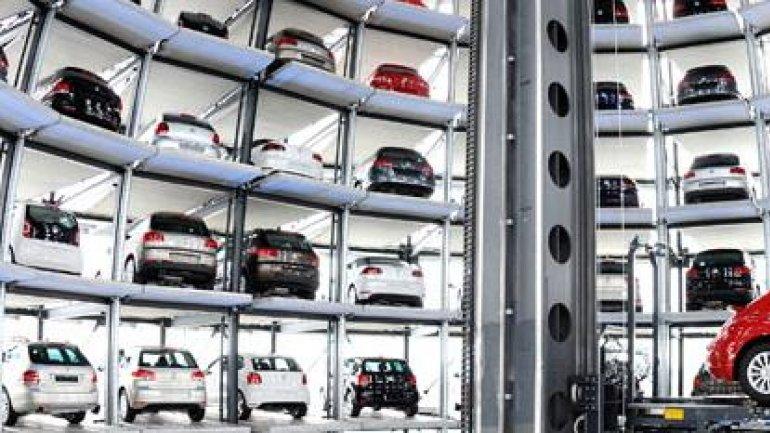 Volkswagen llama a revisión 2,6 M de coches en todo el mundo