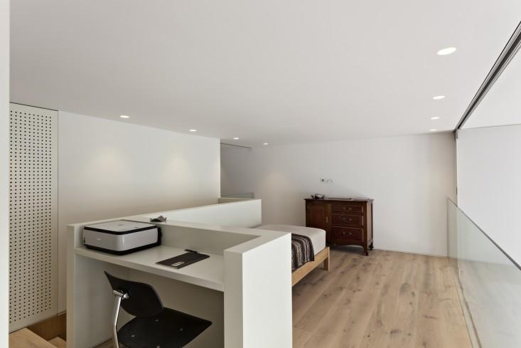 Loft dormitorio en De Vere Gardens by VW + BS Arquitectura y Diseño | Remodelista