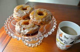 Vegan Maple Pumpkin Donuts (donuts veganos con calabaza y sirope de arce)