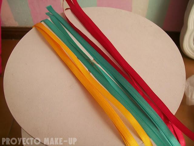 D.I.Y. Borla decorativa super colorida.