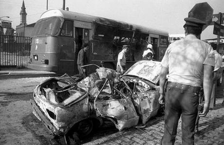Coches-bomba asesinato del Movimiento de Izquierda Revolucionaria (MIR) a una camioneta de la policía en junio de 1985, Santiago