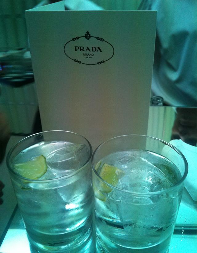 prada gin tonic inauguracion