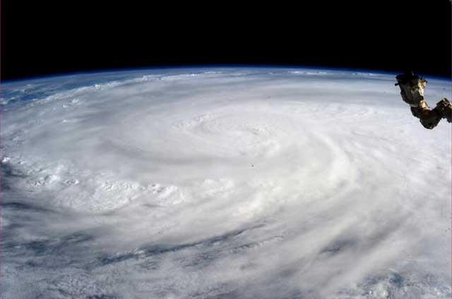 súper tifón Haiyan desde la estación espacial internacional