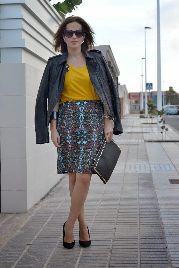 PENCIL SKIRT