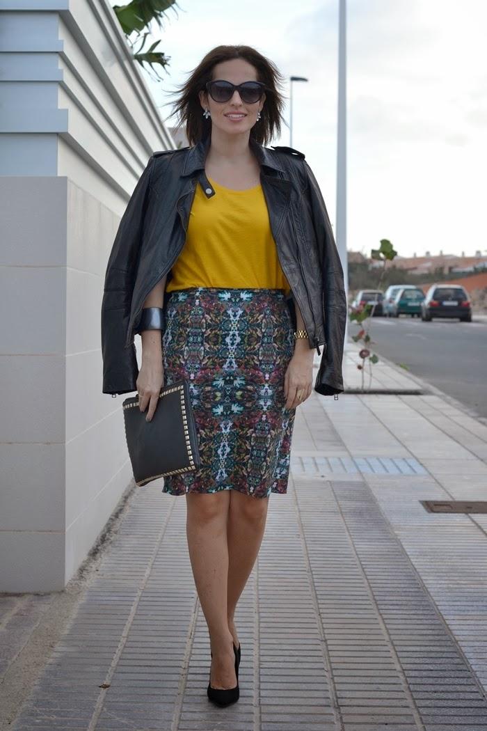 PENCIL SKIRT