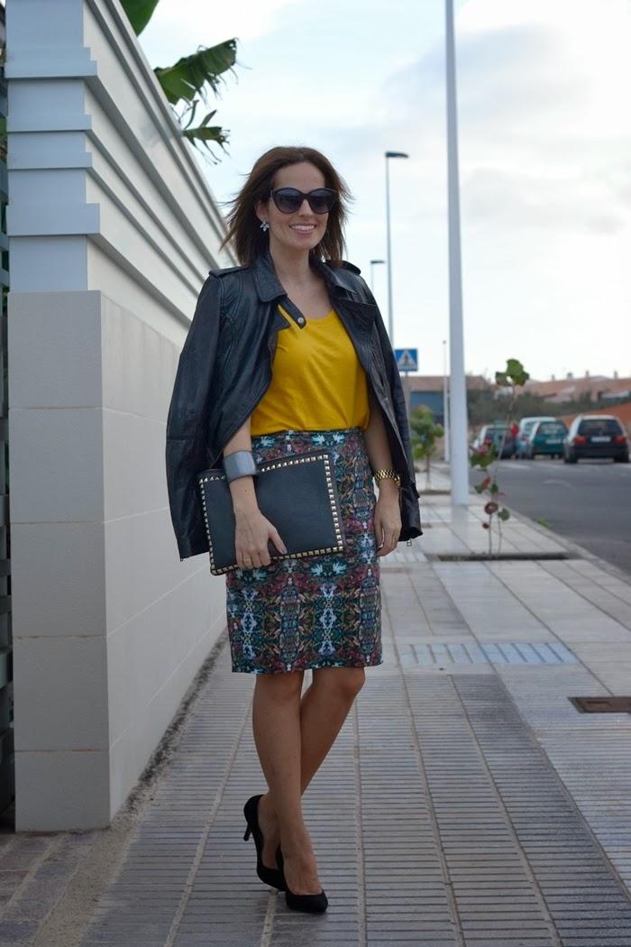 PENCIL SKIRT