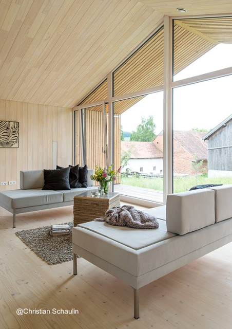 Abertura en el extremo de la sala en el gran ambiente de la planta alta