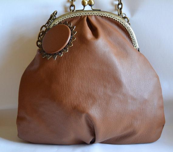 Bolso de piel ecológica color cuero