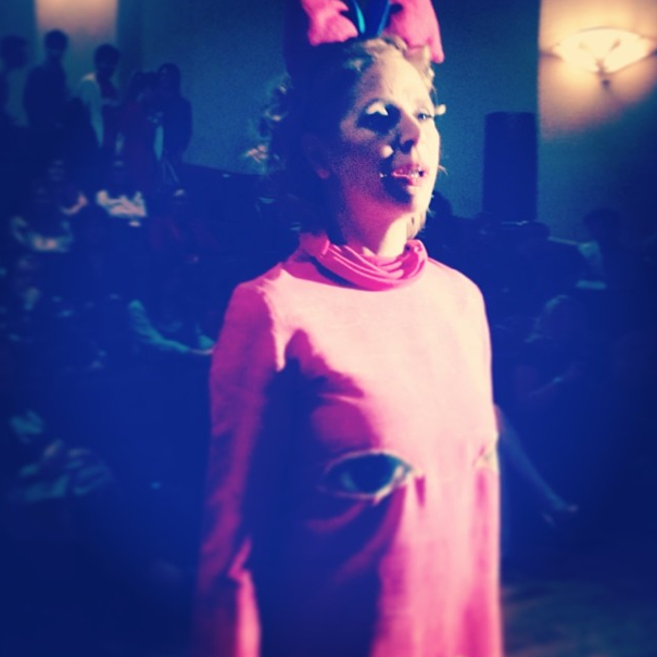 agatha ruiz de la prada la delgada línea rosa