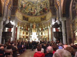 Pinturas corales doradas