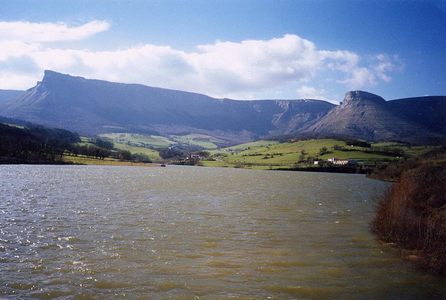 SUBIDA A LOS MONTES ESKUTXI –UNGINO